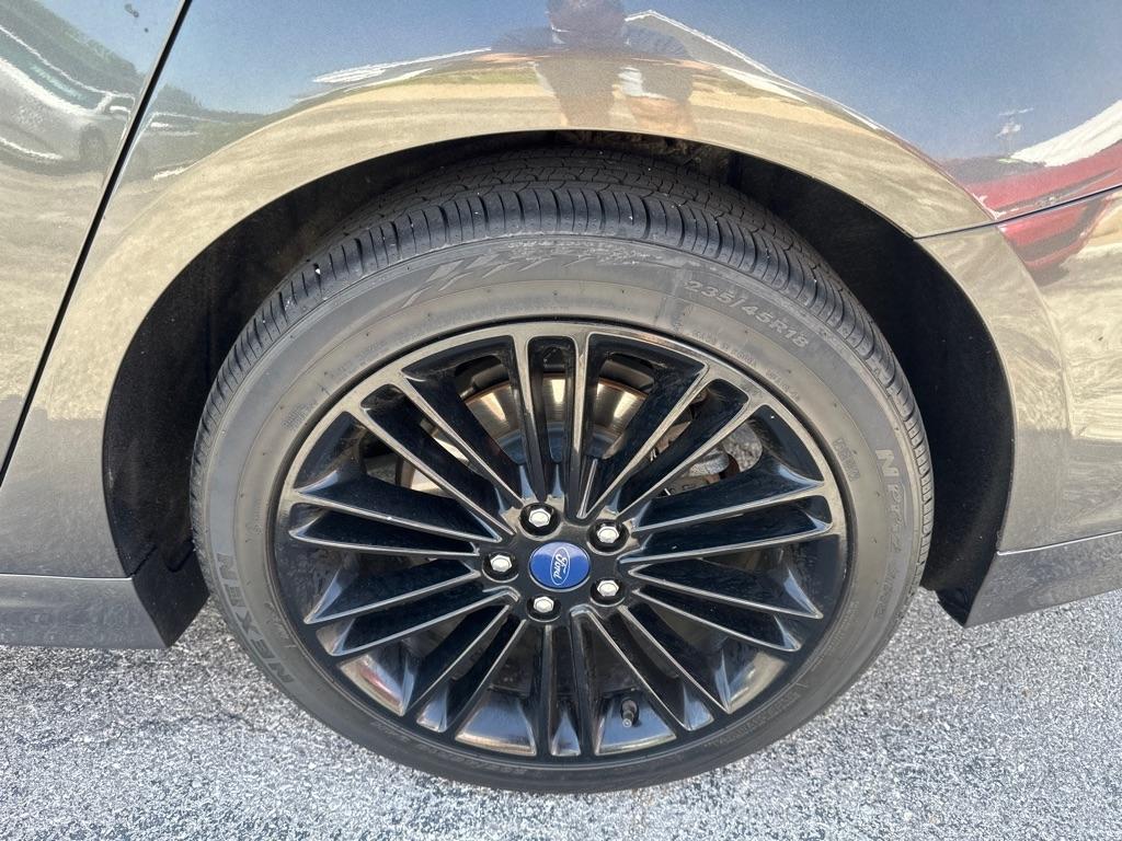 Ford Fusion SE 2016