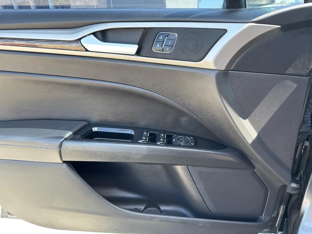Ford Fusion SE 2016