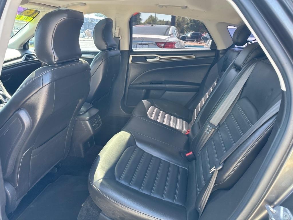Ford Fusion SE 2016