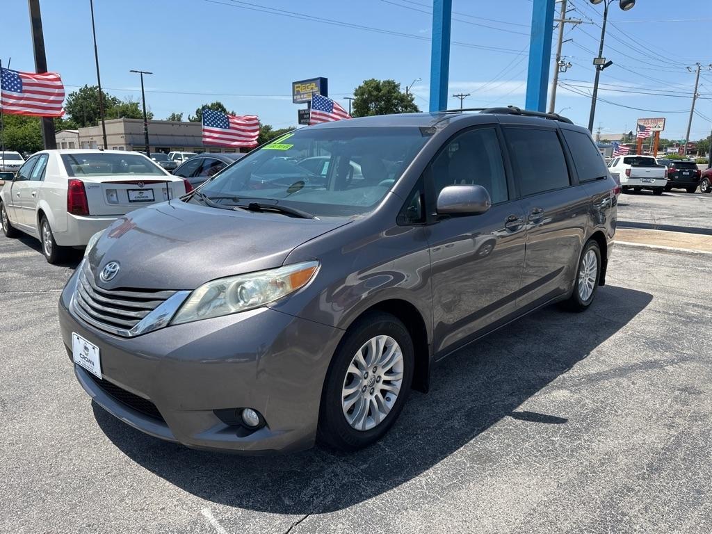 Toyota Sienna  2011