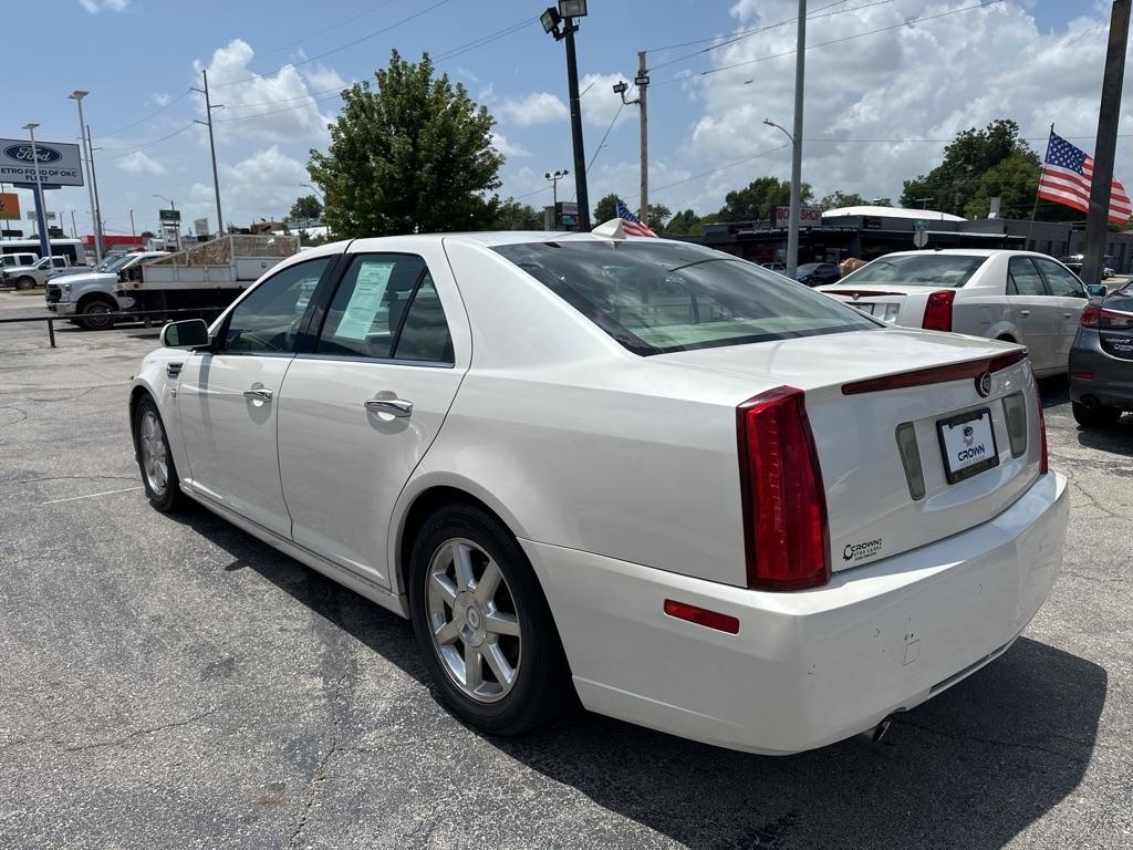 Cadillac STS  2011