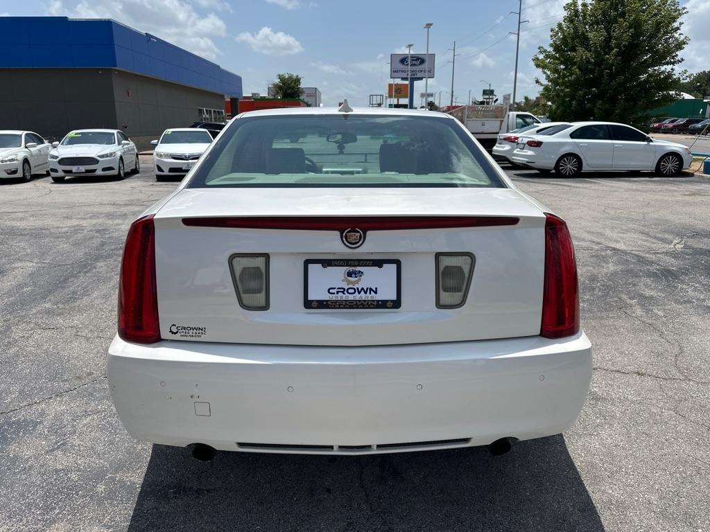 Cadillac STS  2011