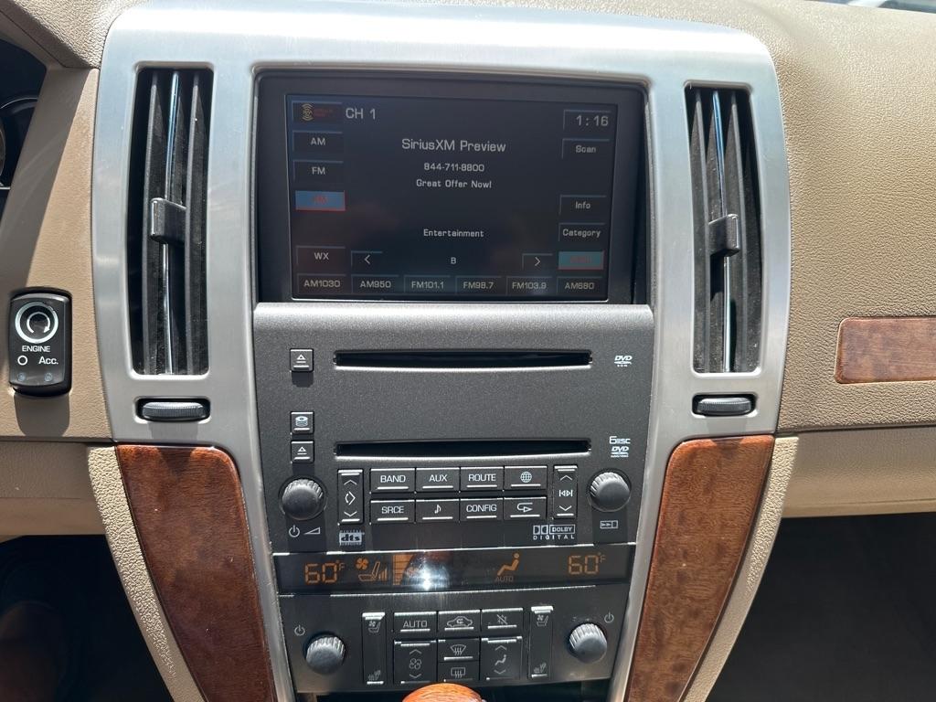Cadillac STS  2011