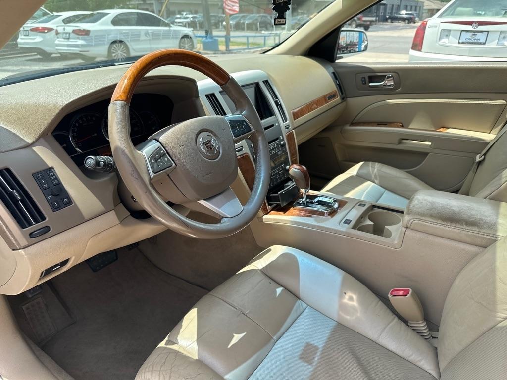 Cadillac STS  2011