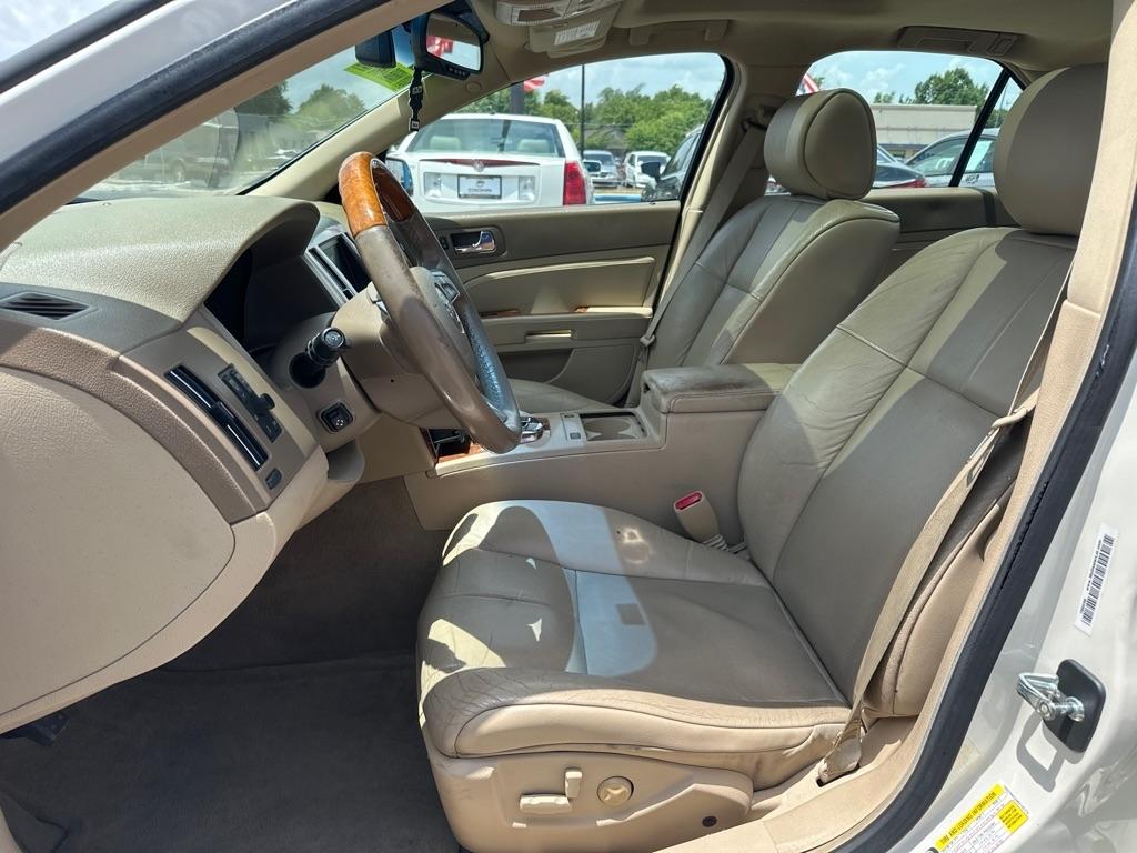 Cadillac STS  2011