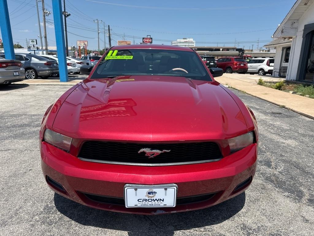 Ford Mustang 2-Door Sedan 2011