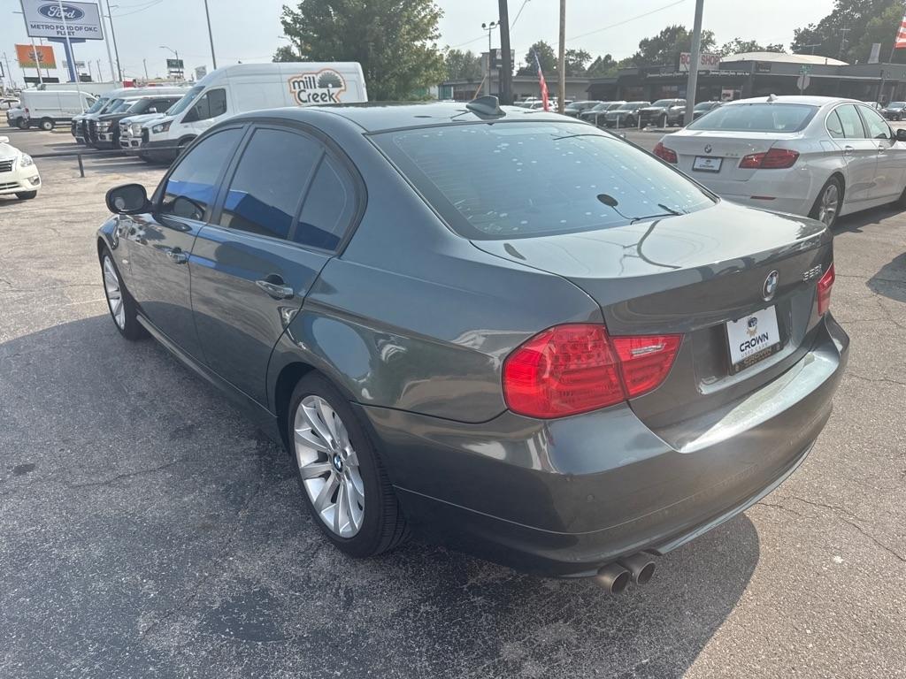 BMW 3 Series  2011