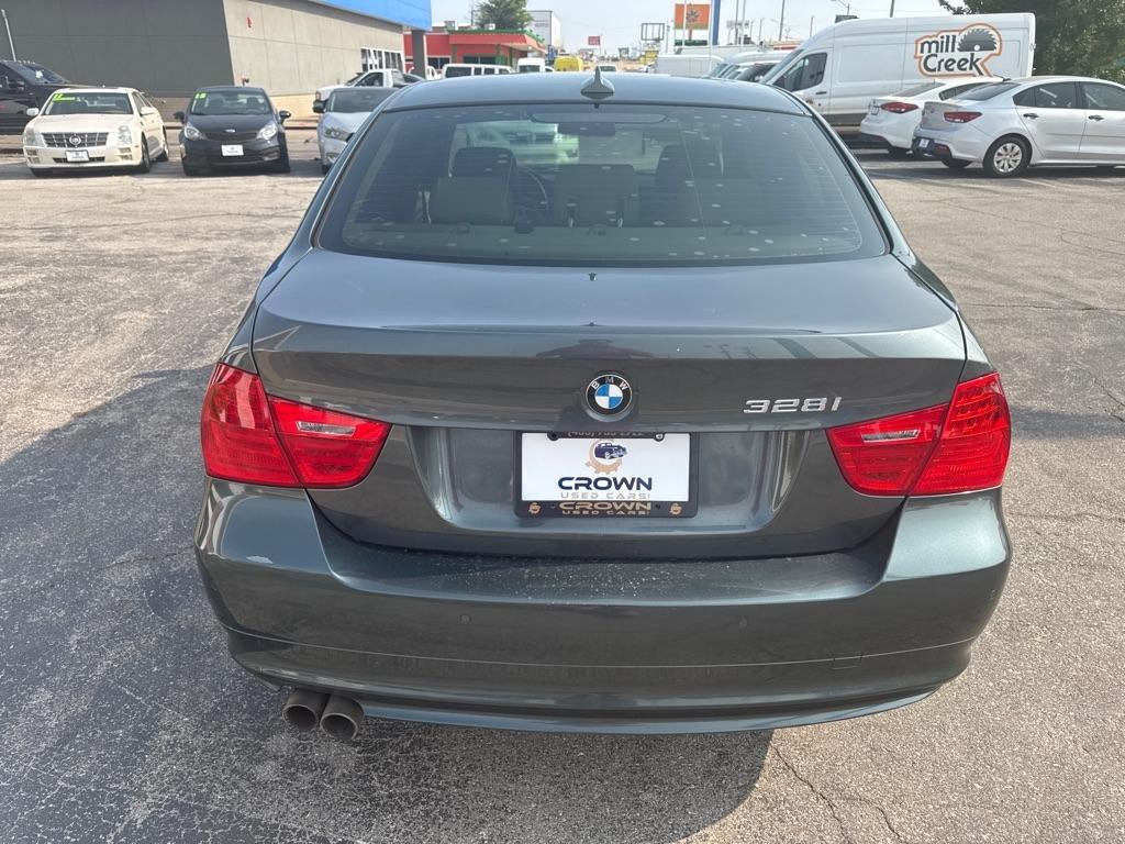 BMW 3 Series  2011