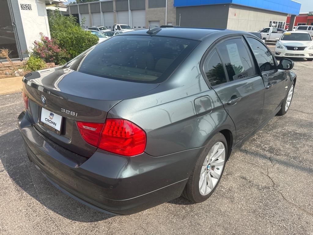 BMW 3 Series  2011