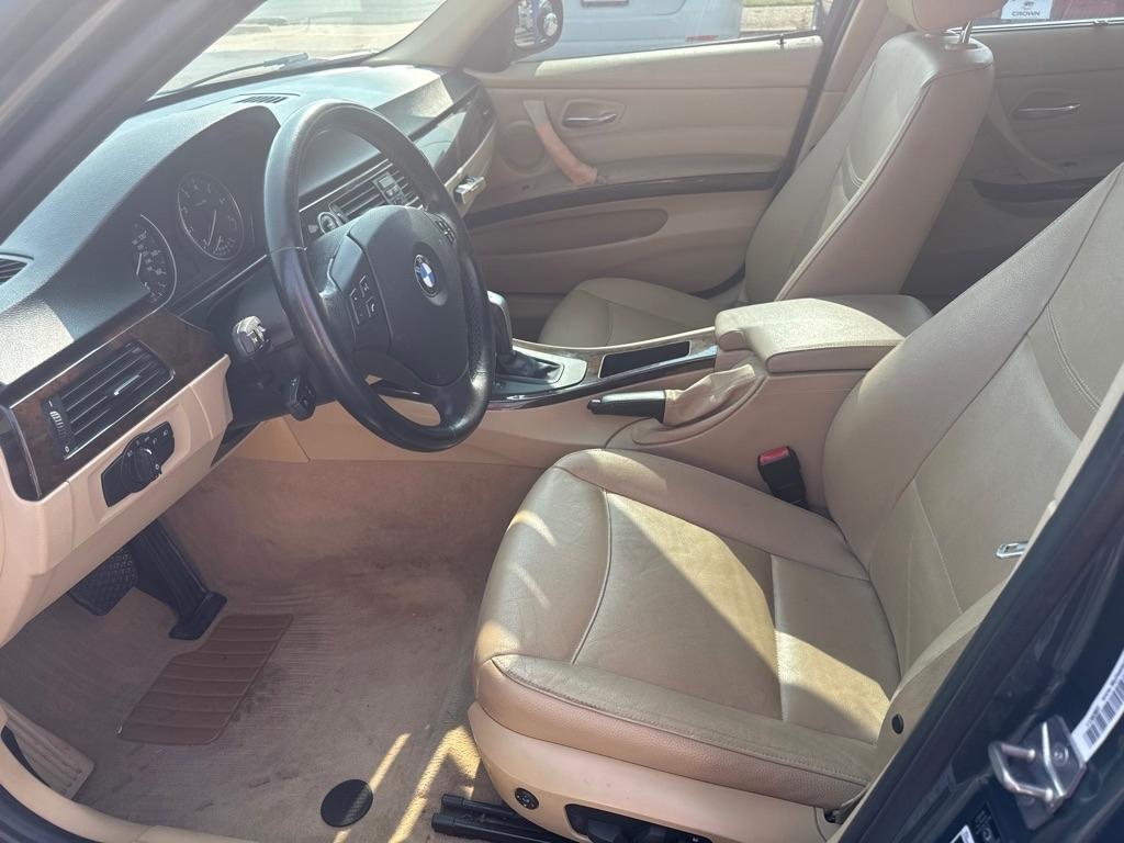 BMW 3 Series  2011