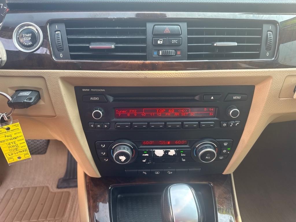 BMW 3 Series  2011
