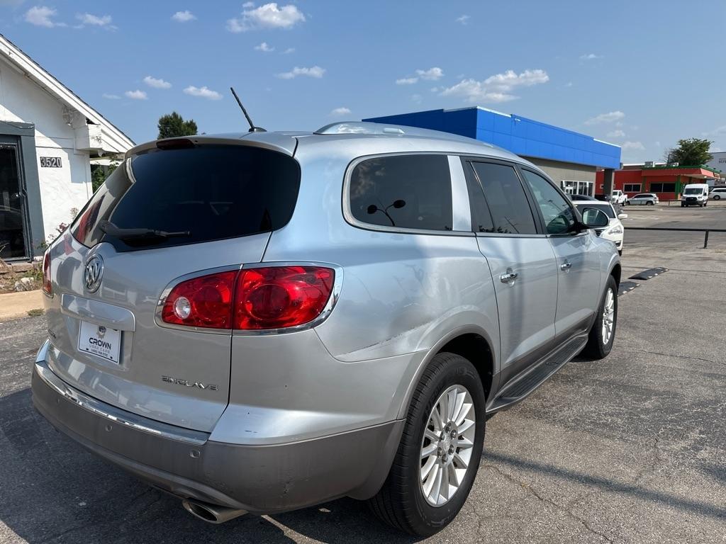 Buick Enclave Base FWD 2012