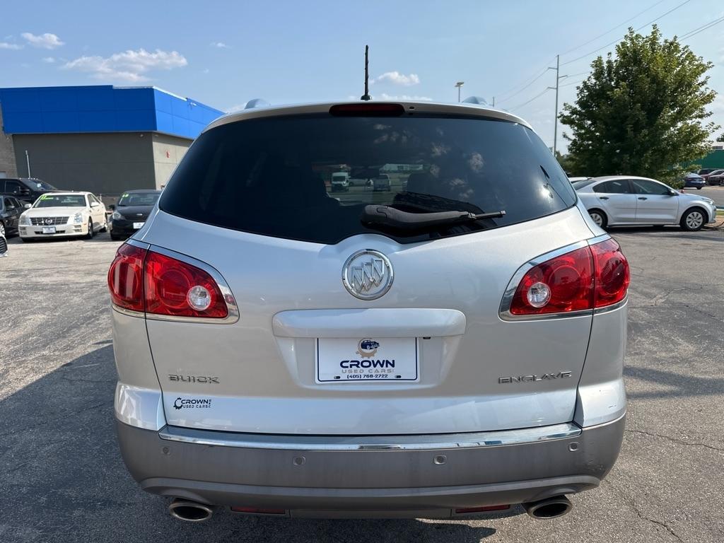Buick Enclave Base FWD 2012