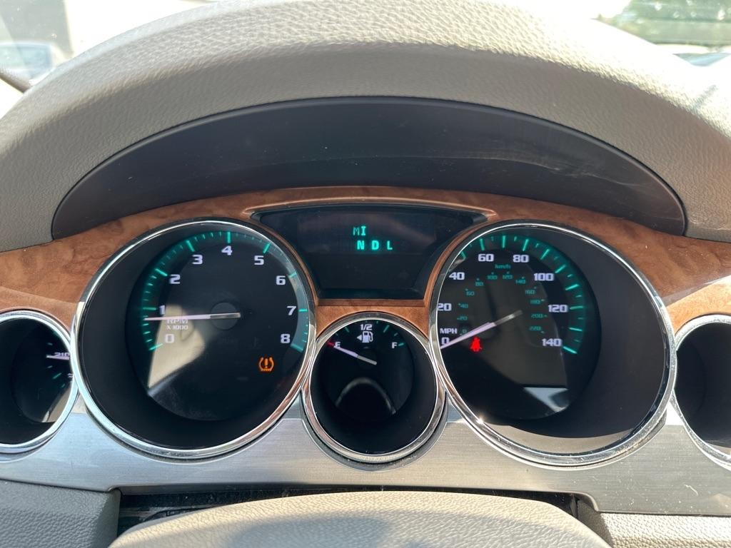 Buick Enclave Base FWD 2012