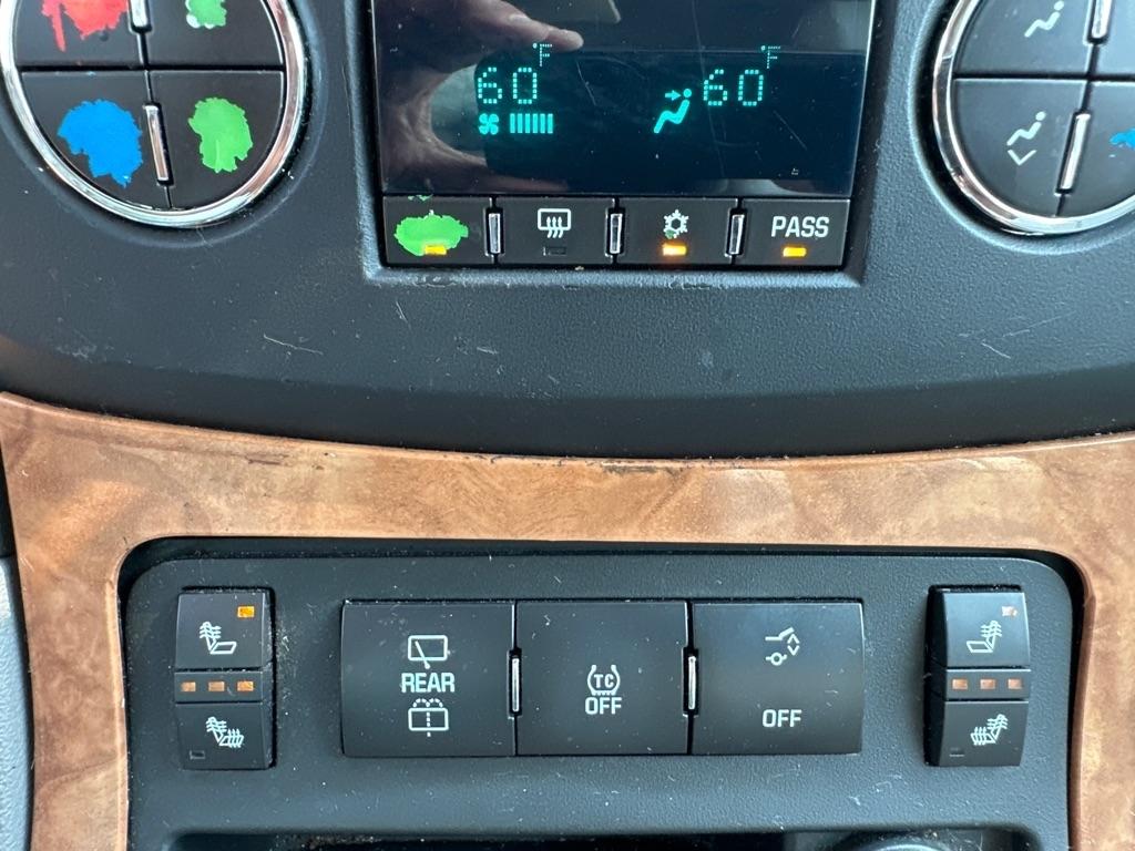 Buick Enclave Base FWD 2012