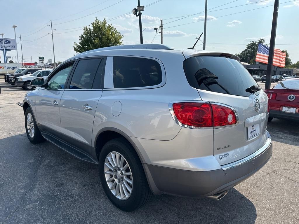 Buick Enclave Base FWD 2012