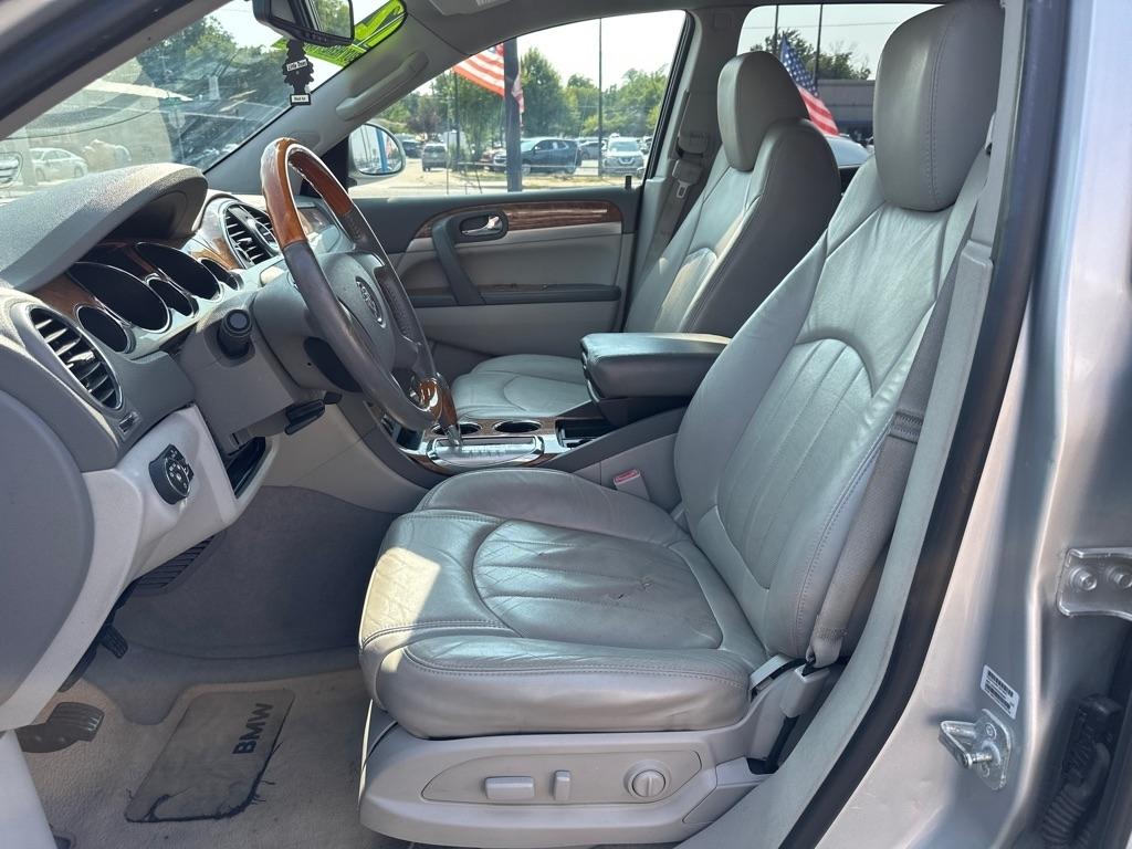 Buick Enclave Base FWD 2012