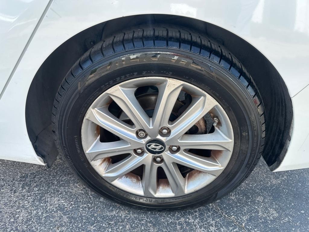 Hyundai Elantra  2015