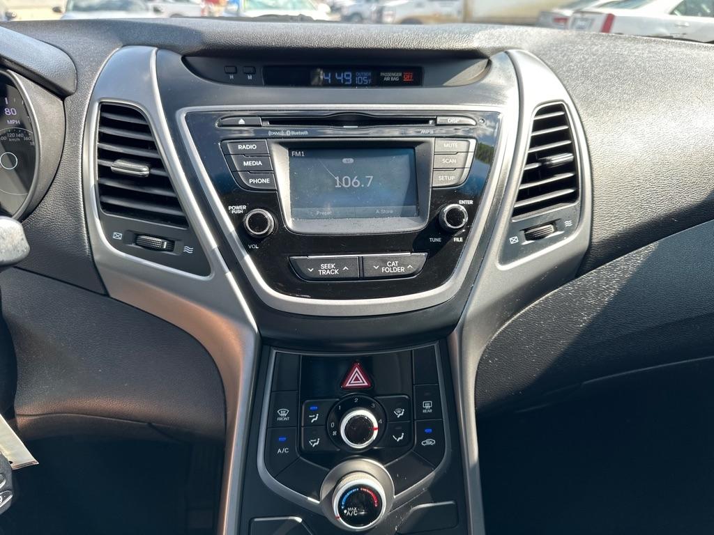 Hyundai Elantra  2015