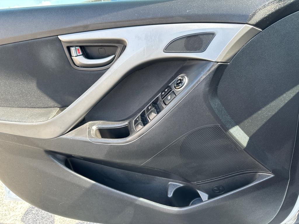 Hyundai Elantra  2015