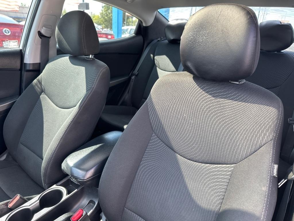 Hyundai Elantra  2015