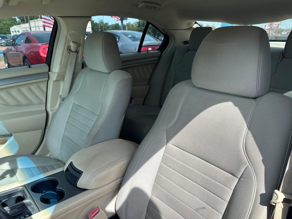 Ford Taurus SE 2014