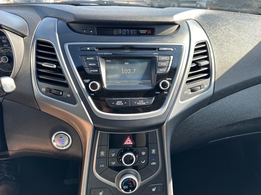 Hyundai Elantra  2016