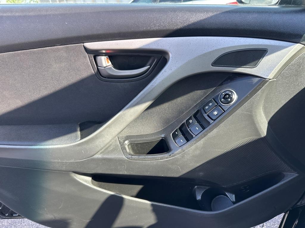 Hyundai Elantra  2016