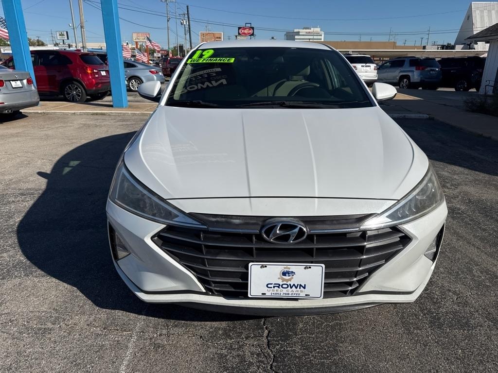 Hyundai Elantra photo 3