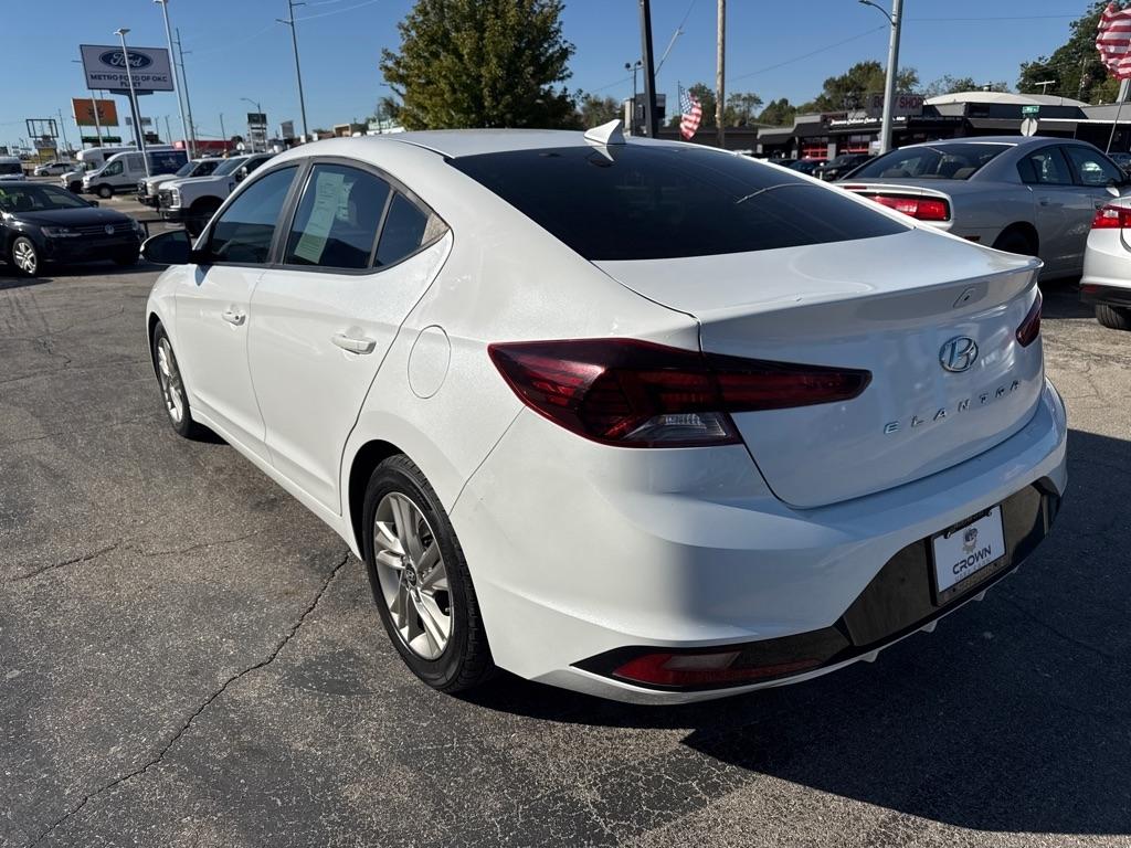 Hyundai Elantra photo 5