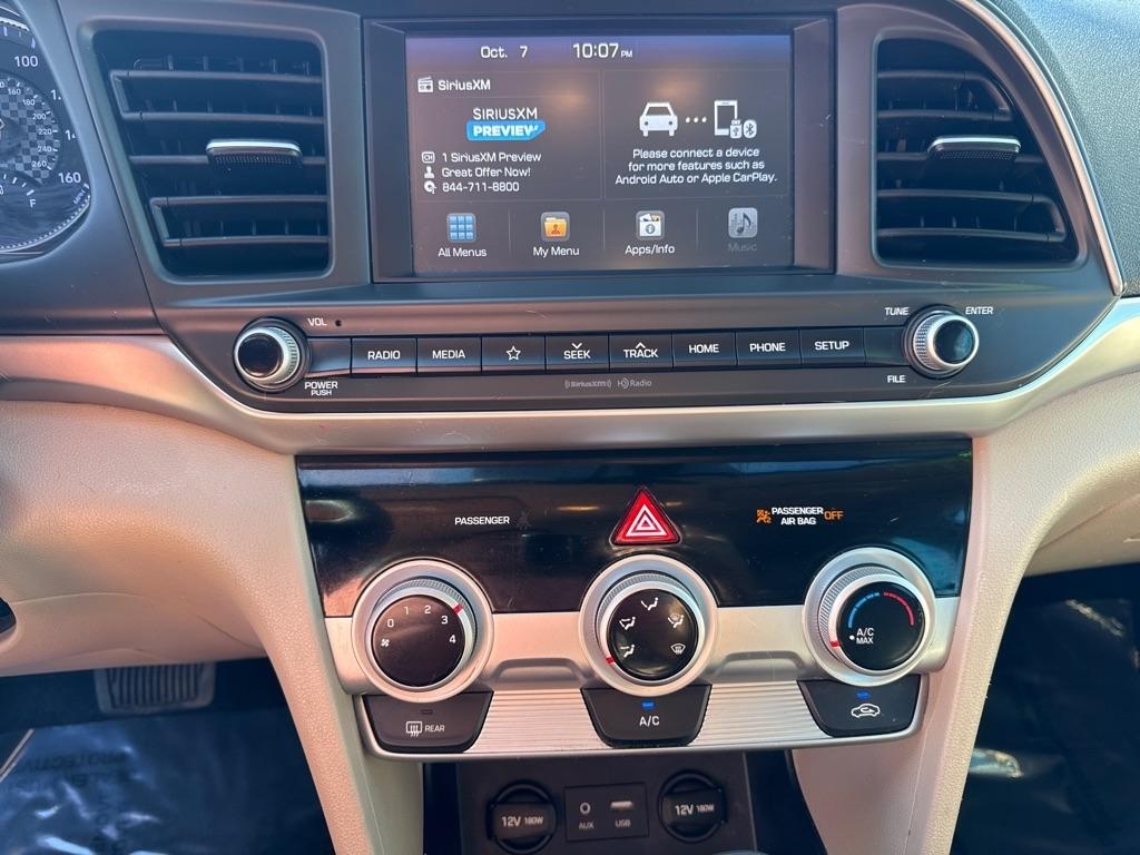 Hyundai Elantra photo 13
