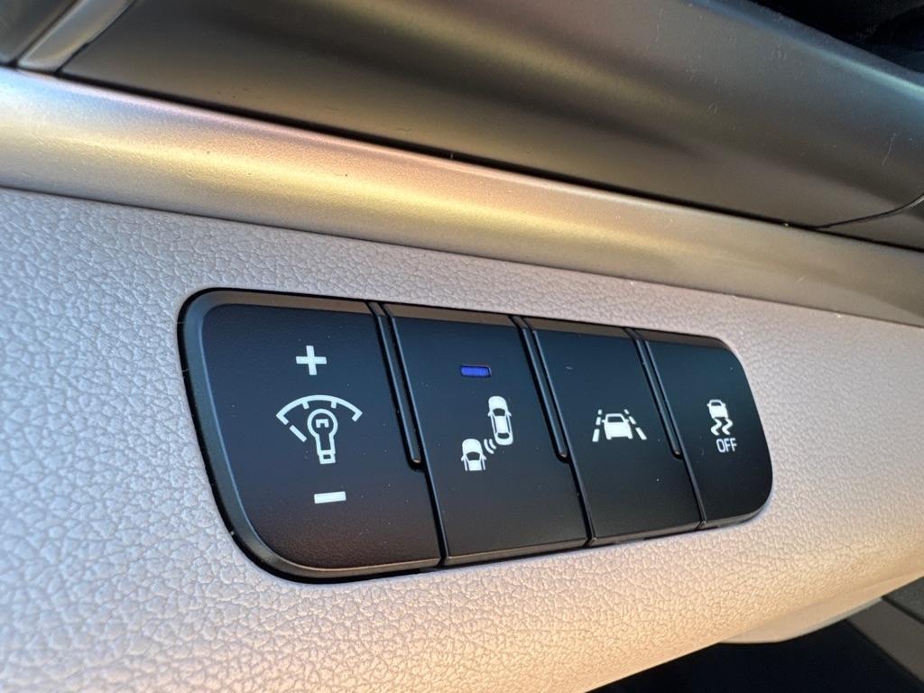 Hyundai Elantra photo 16