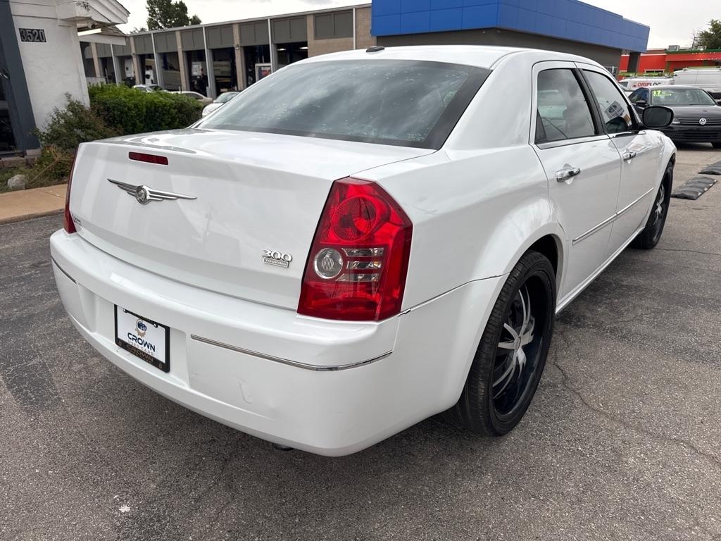 Chrysler 300  2010