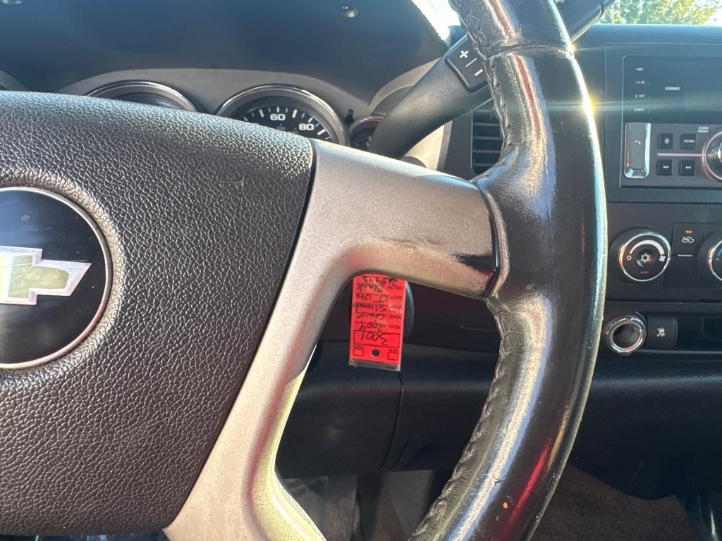 Chevrolet Silverado photo 12