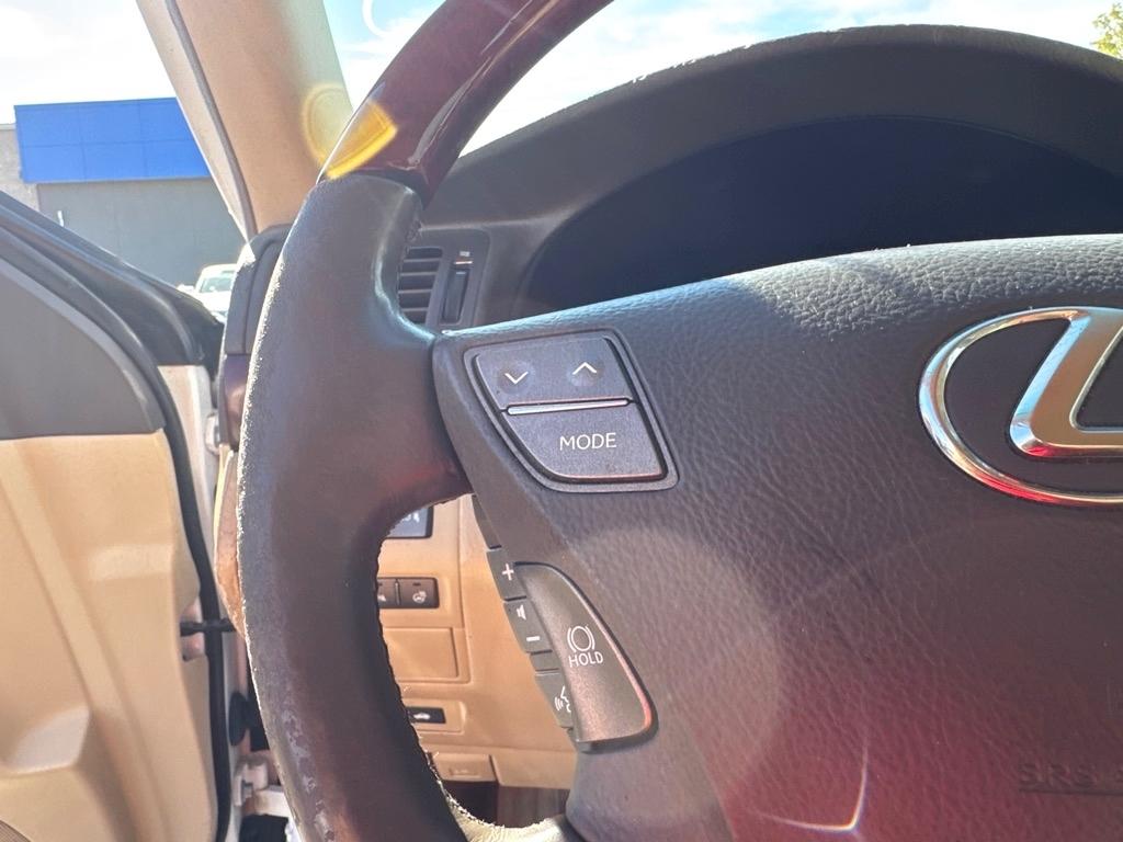 Lexus LS 460  2007