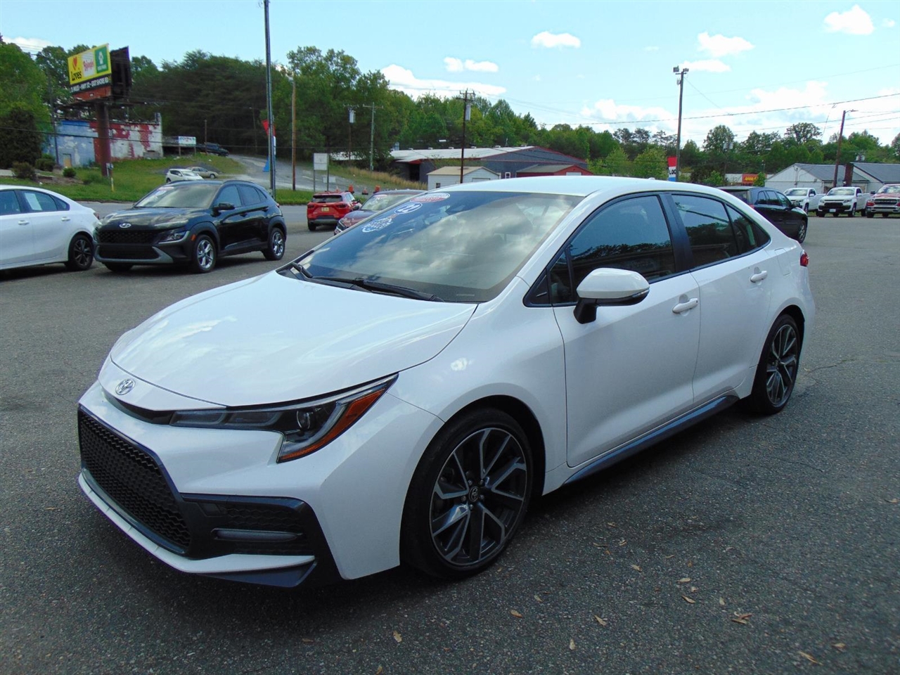 2022 Toyota Corolla SE's photo