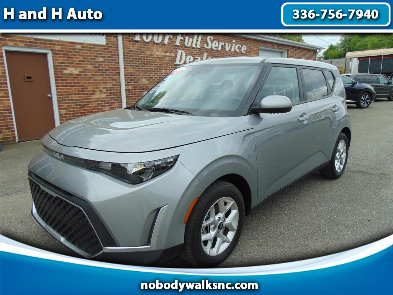 2024 Kia Soul LX's photo