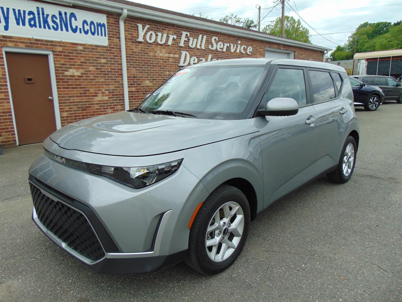 2024 Kia Soul LX's photo