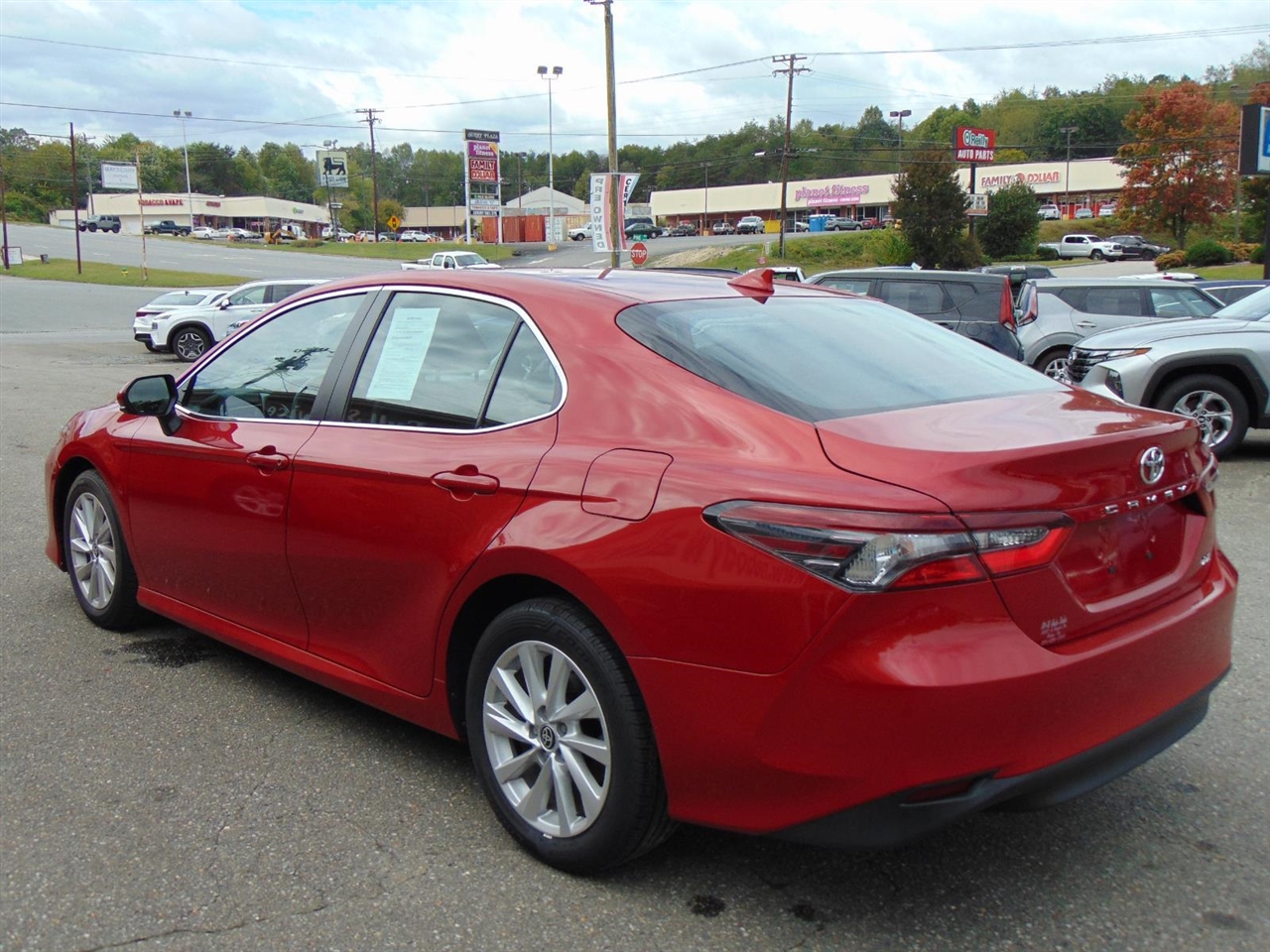 2023 Toyota Camry LE photo 7