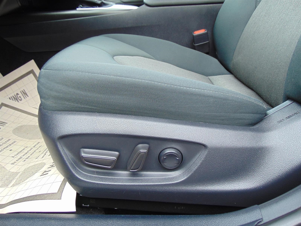 2023 Toyota Camry LE photo 13