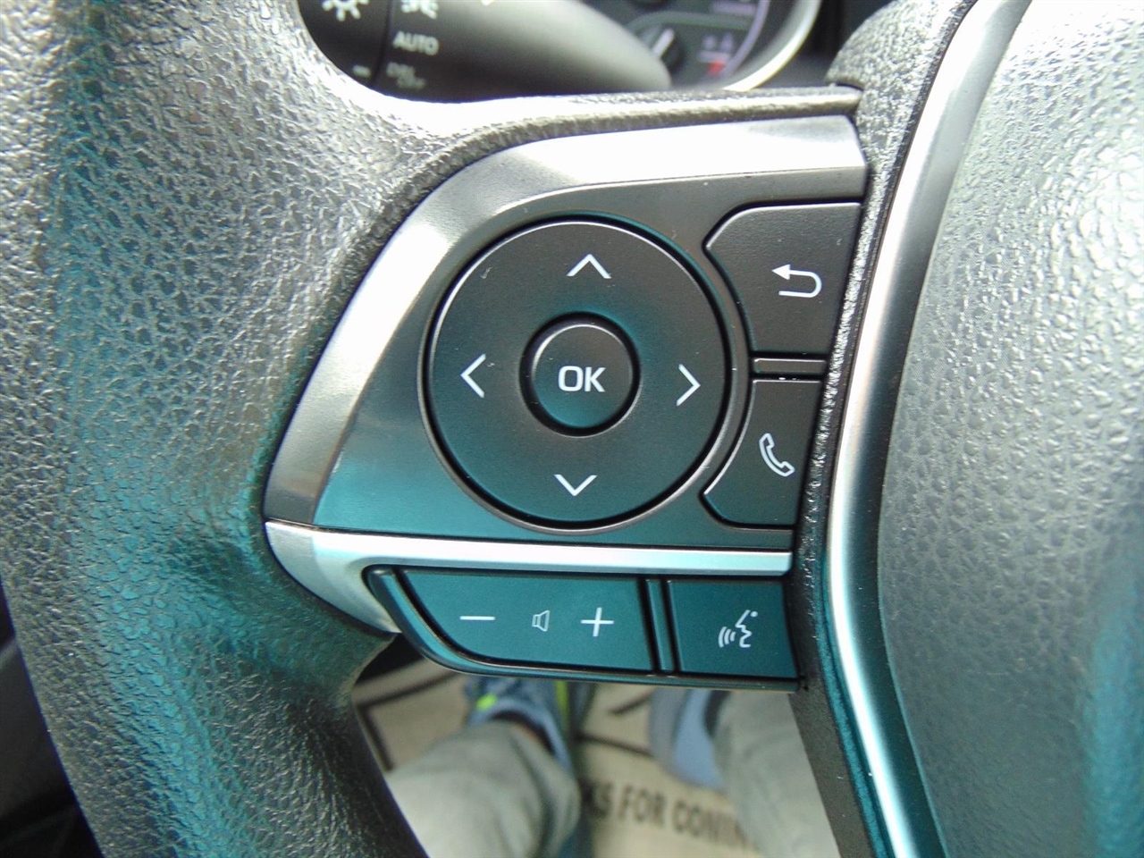 2023 Toyota Camry LE photo 27