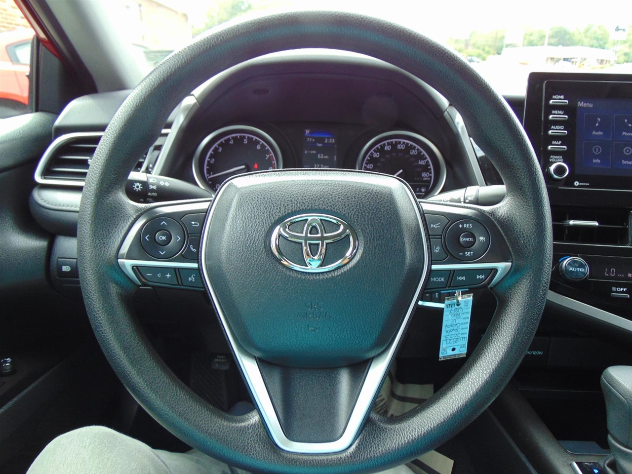 2023 Toyota Camry LE photo 29