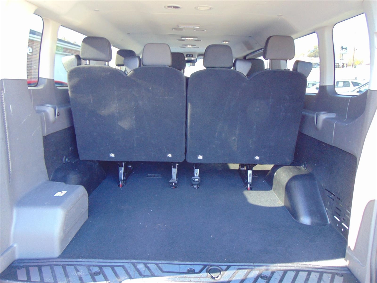 Ford Transit Passenger Wagon  2023