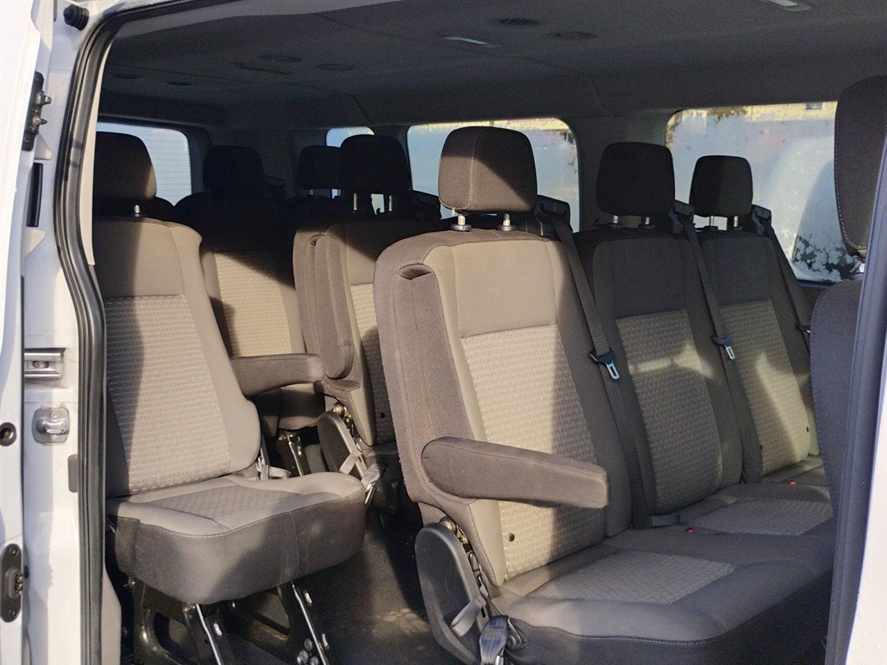 Ford Transit Passenger Wagon  2023