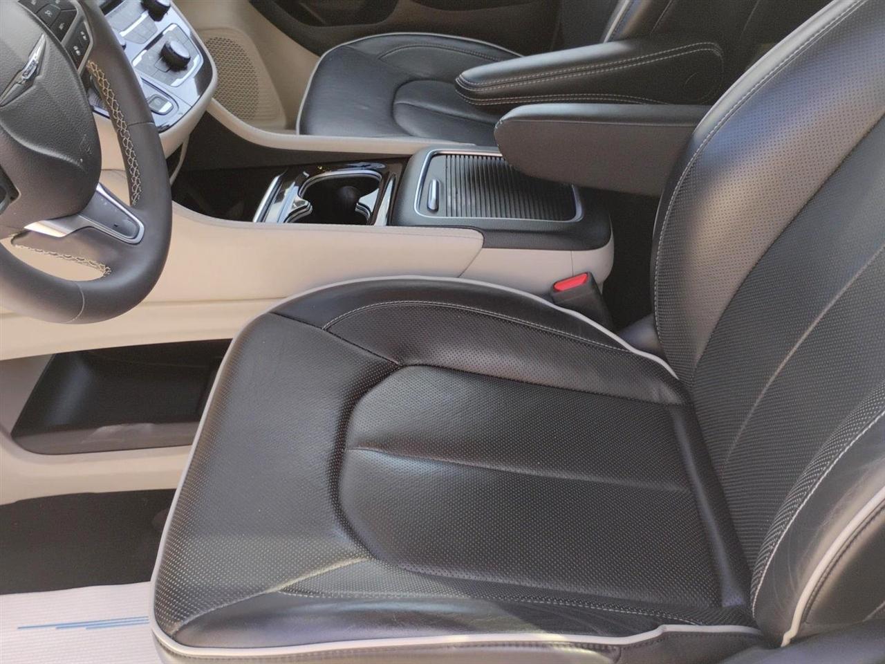 Chrysler Pacifica  2023