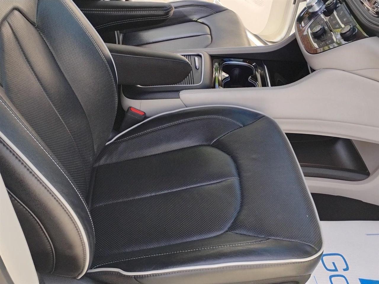 Chrysler Pacifica  2023