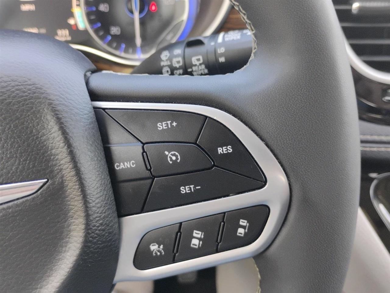 Chrysler Pacifica  2023