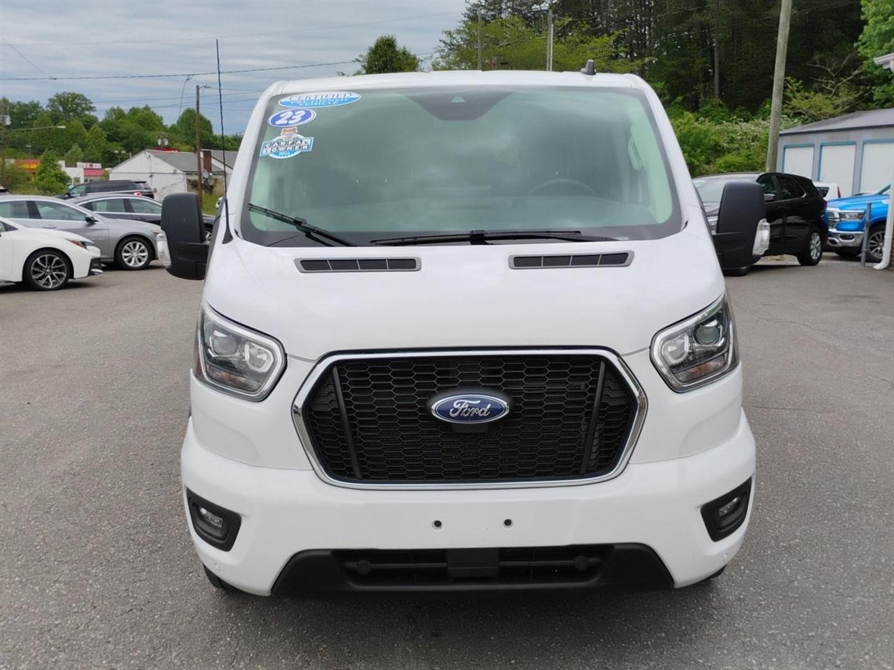 Ford Transit Passenger Wagon  2023