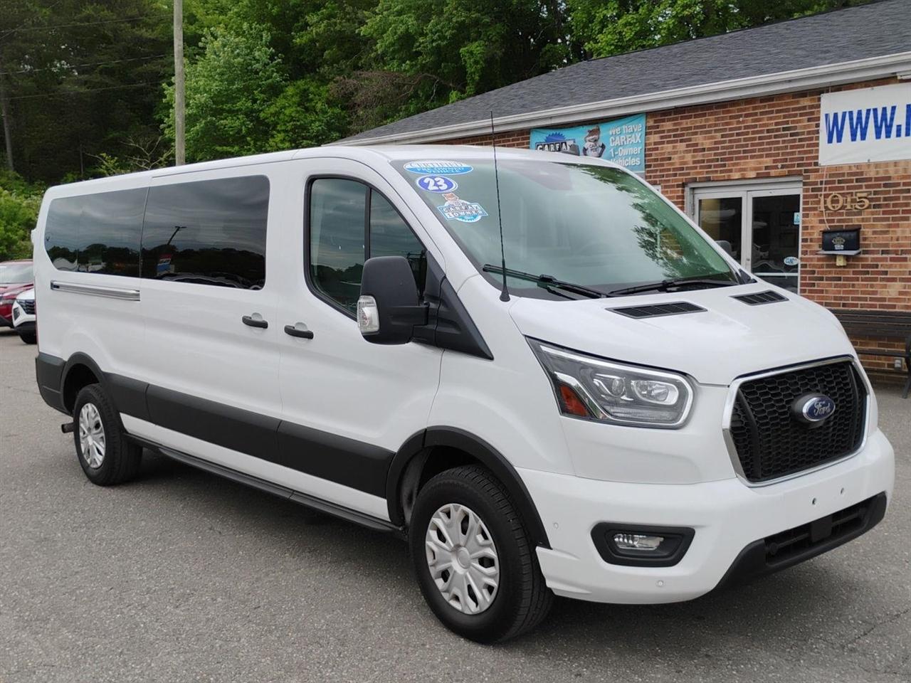 Ford Transit Passenger Wagon  2023