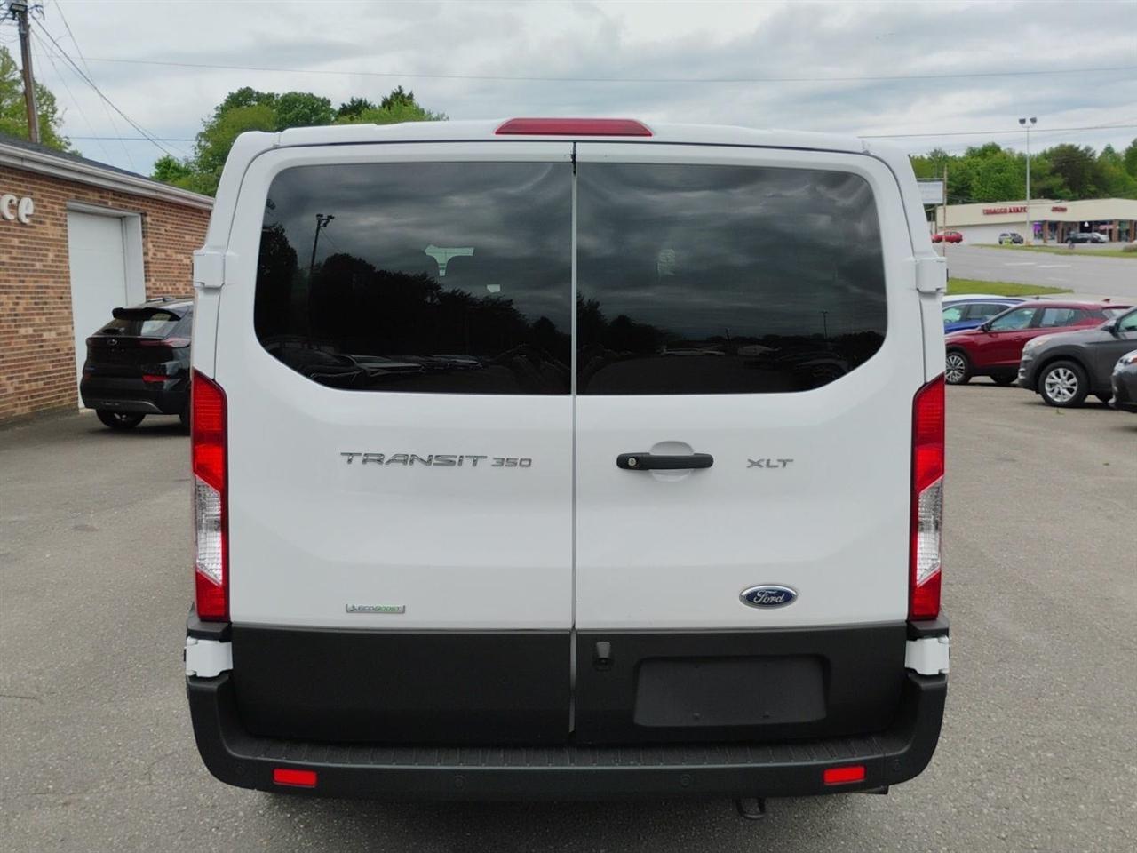 Ford Transit Passenger Wagon  2023